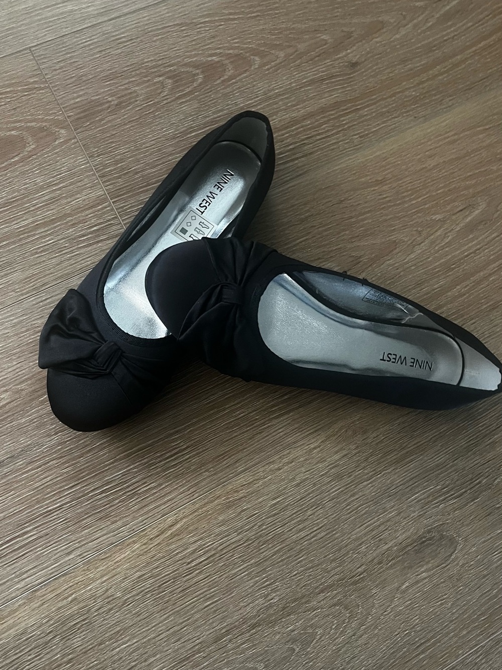 Nine West Black Satin Knot Ballet Flats Size 5 New without box
